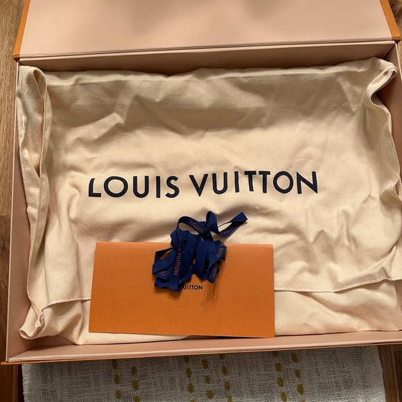 SOLD Louis Vuitton Neverfull MM - Picture 10 of 11